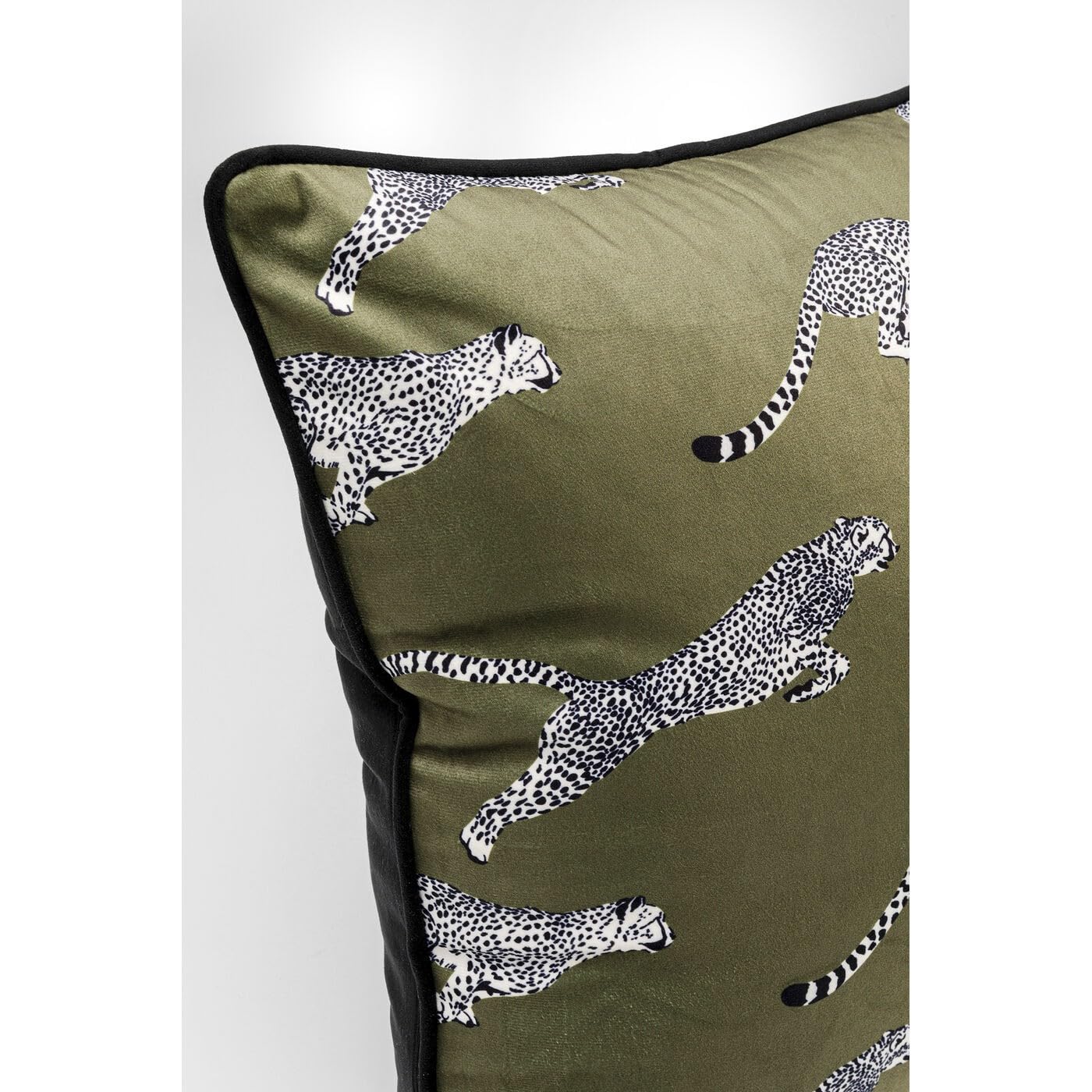 kare-design-running-chetahs-kissen-45x45-cm-gr-n-mit-rei-verschluss image 5