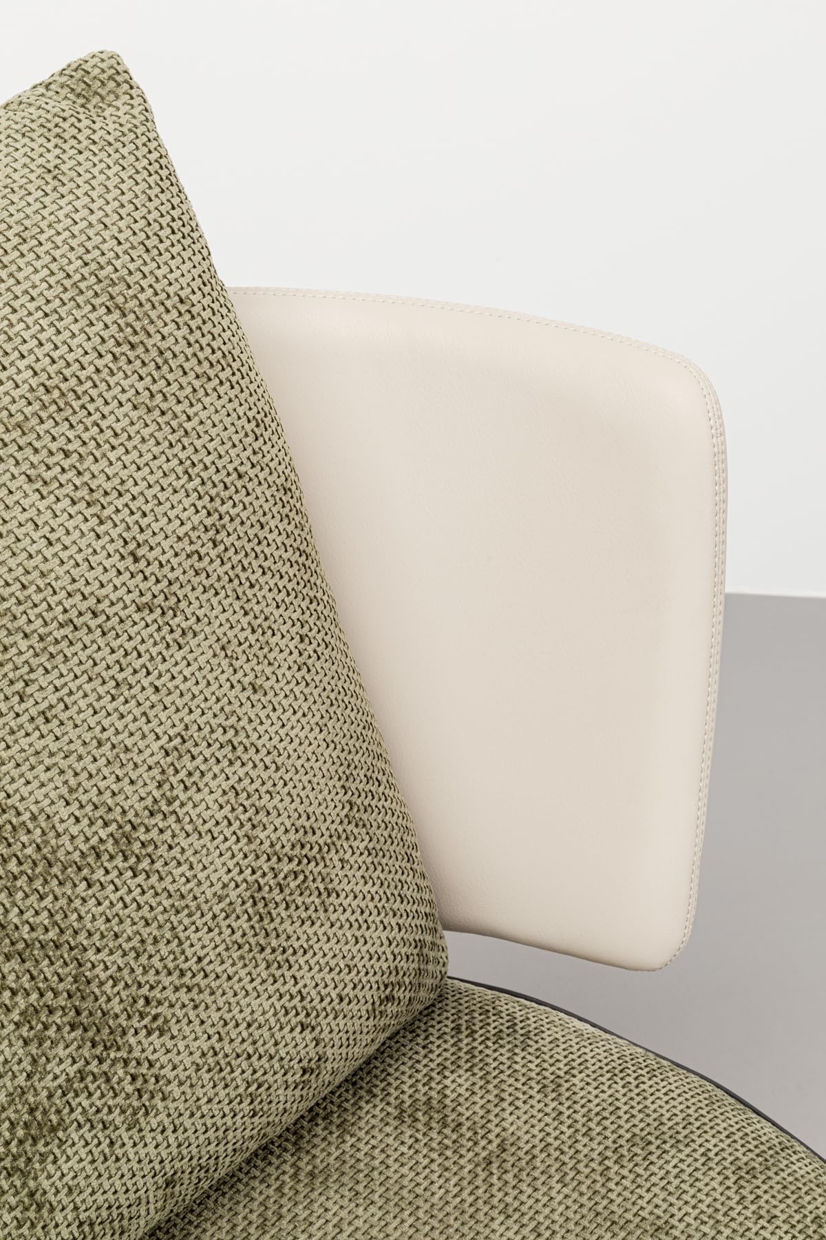 kare-design-sessel-josh-braun-360-drehbarer-polstersessel-samtoptik-88x80x80-cm image 8