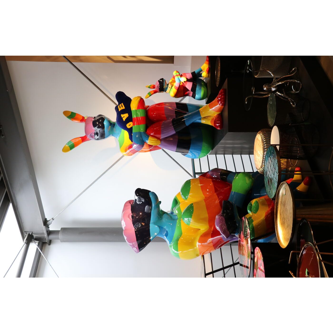 kare-design-sitting-rabbit-rainbow-deko-figur-mehrfarbig-fiberglas-80x35x60-cm image 2
