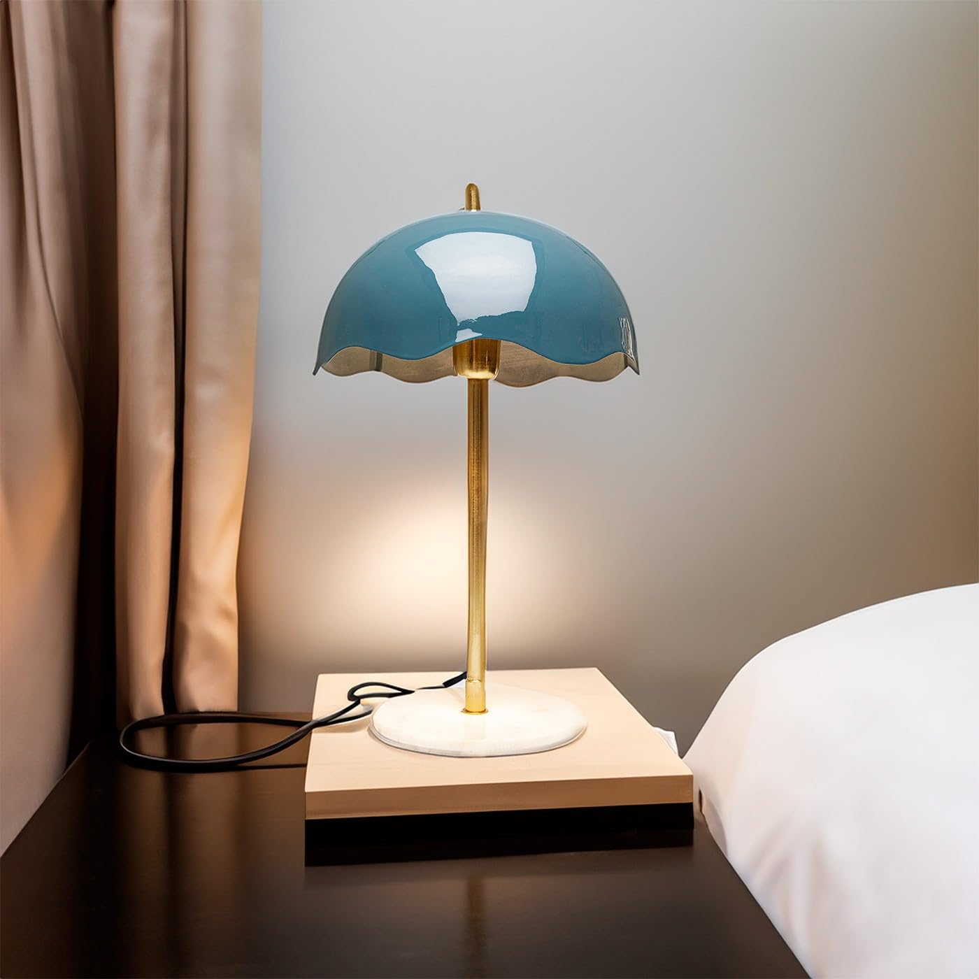 kare-design-lia-midnight-tischlampe-blau-gold-mit-marmorsockel-50x30x30-cm image 2