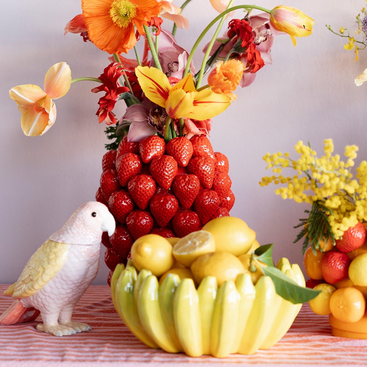 kare-design-deko-dose-exotic-bird-giallo-23x21x12-cm-rosa-gelb-keramik image 2