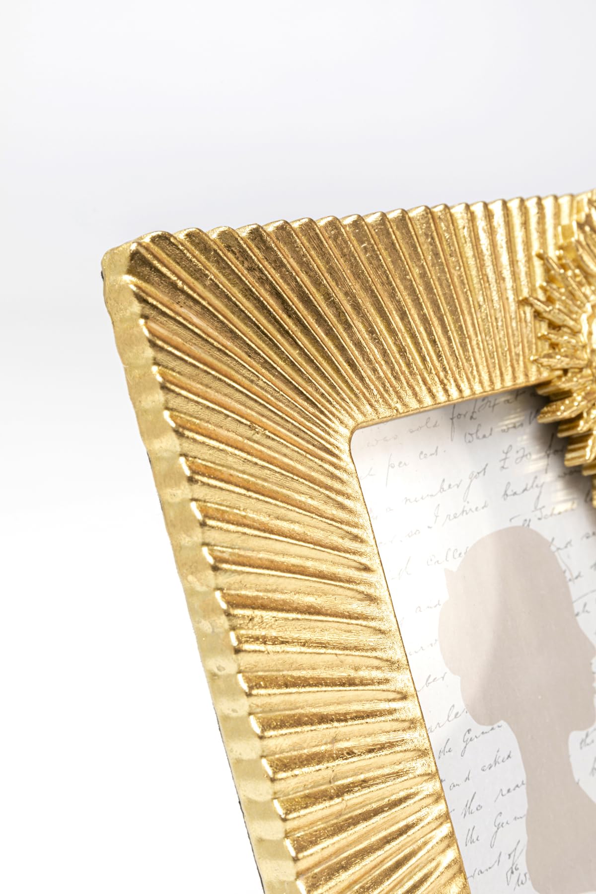 kare-design-bilderrahmen-flaming-heart-gold-rot-wohnzimmer image 4