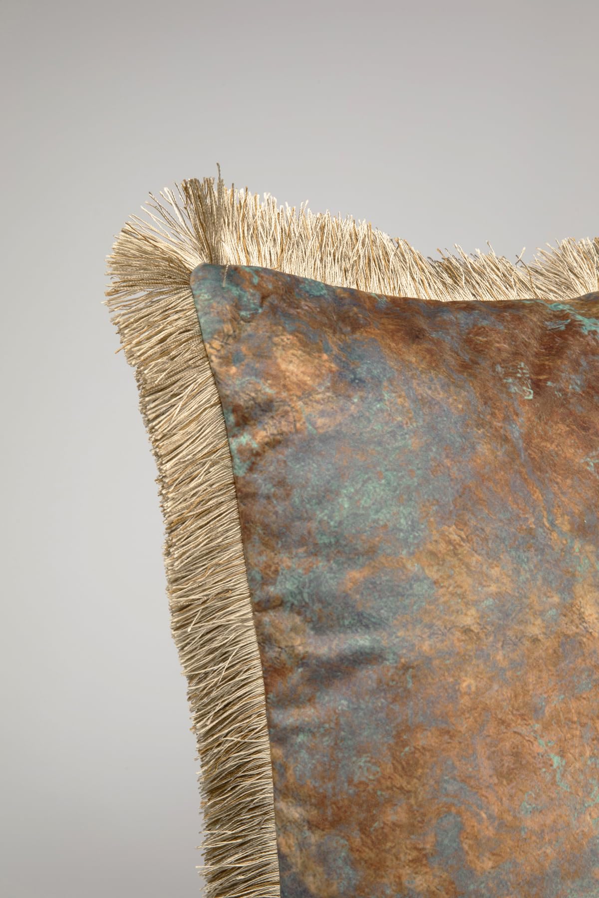 kare-design-antique-fringe-dekokissen-55x55-cm-blau-gold-mit-fransen image 4
