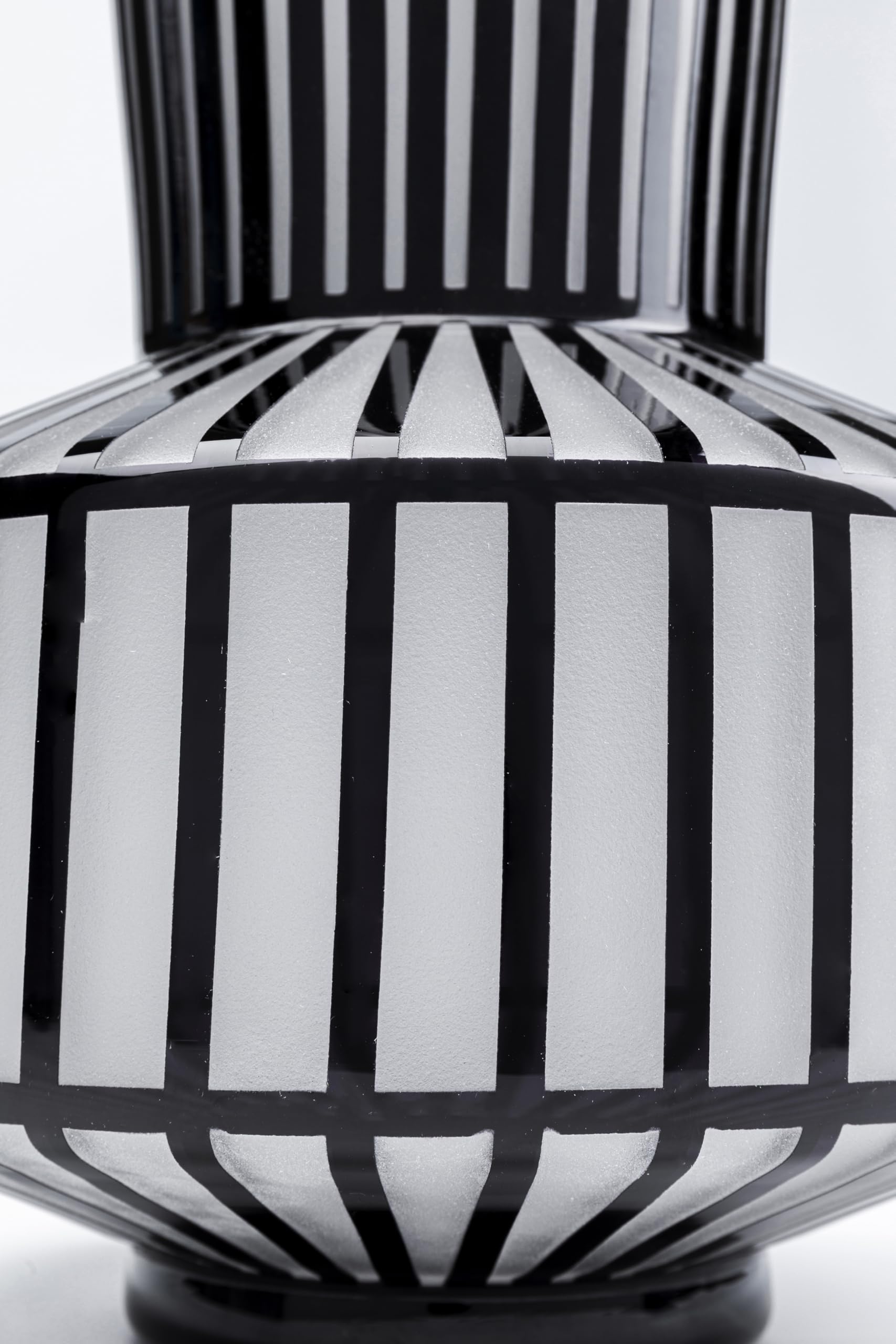 kare-design-vase-roulette-schwarz-wei-glas-31cm-streifen-blumenvase image 4