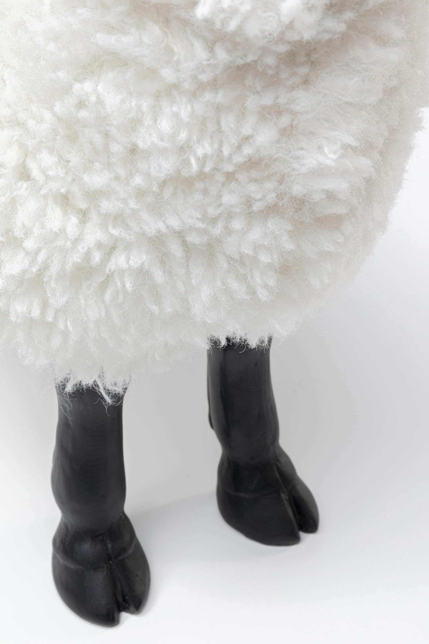 kare-design-deko-figur-bathilde-schaf-polyresin-48x23x52-cm-schwarz-wei image 5