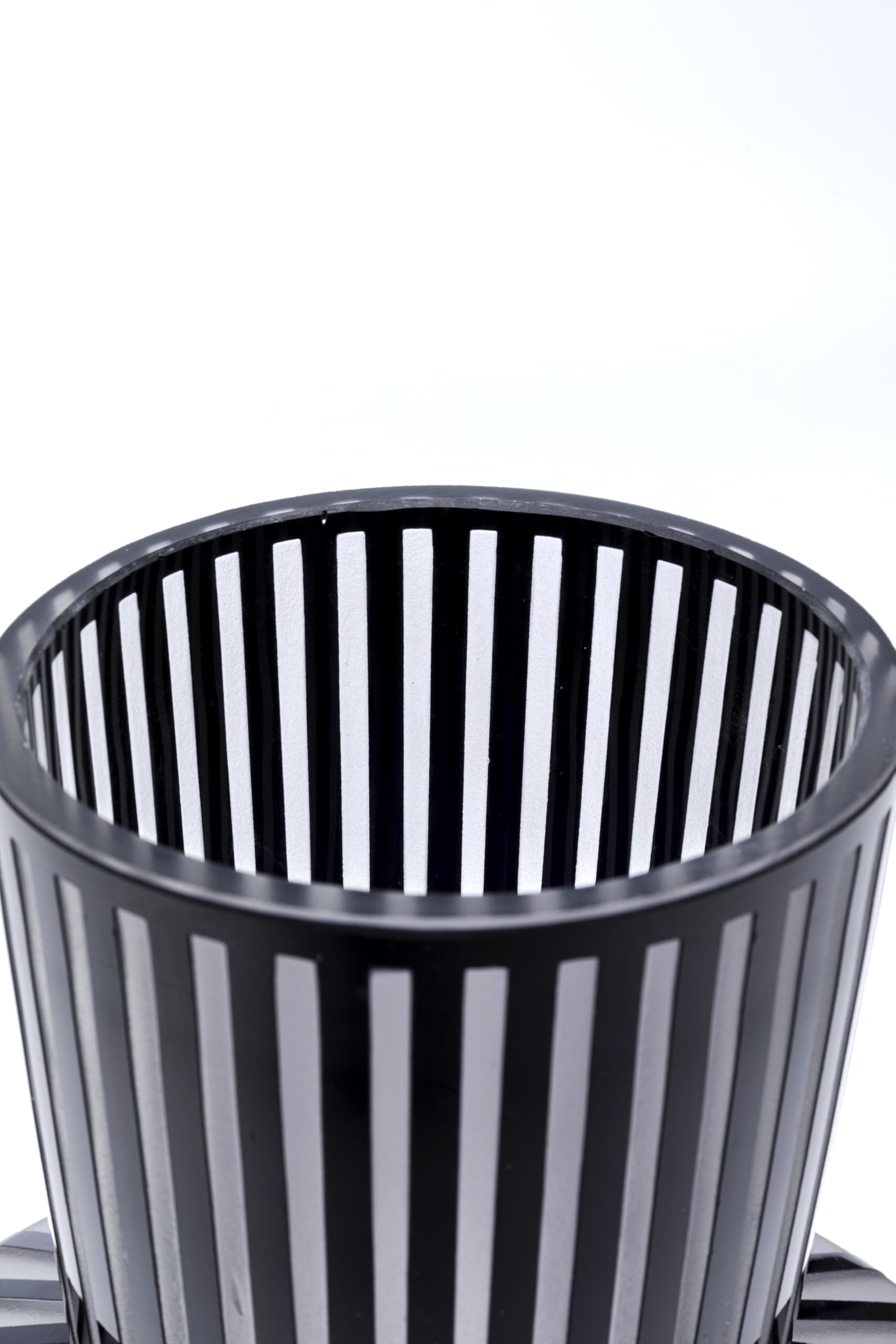 kare-design-vase-roulette-belly-schwarz-wei-glas-42-cm image 5