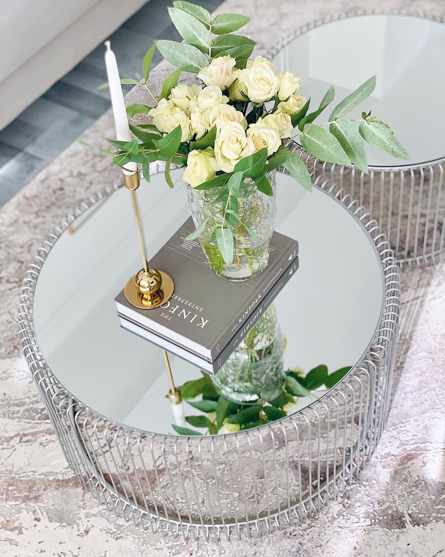 kare-design-couchtisch-wire-silber-2er-set-rund-glas-63-53-cm image 2
