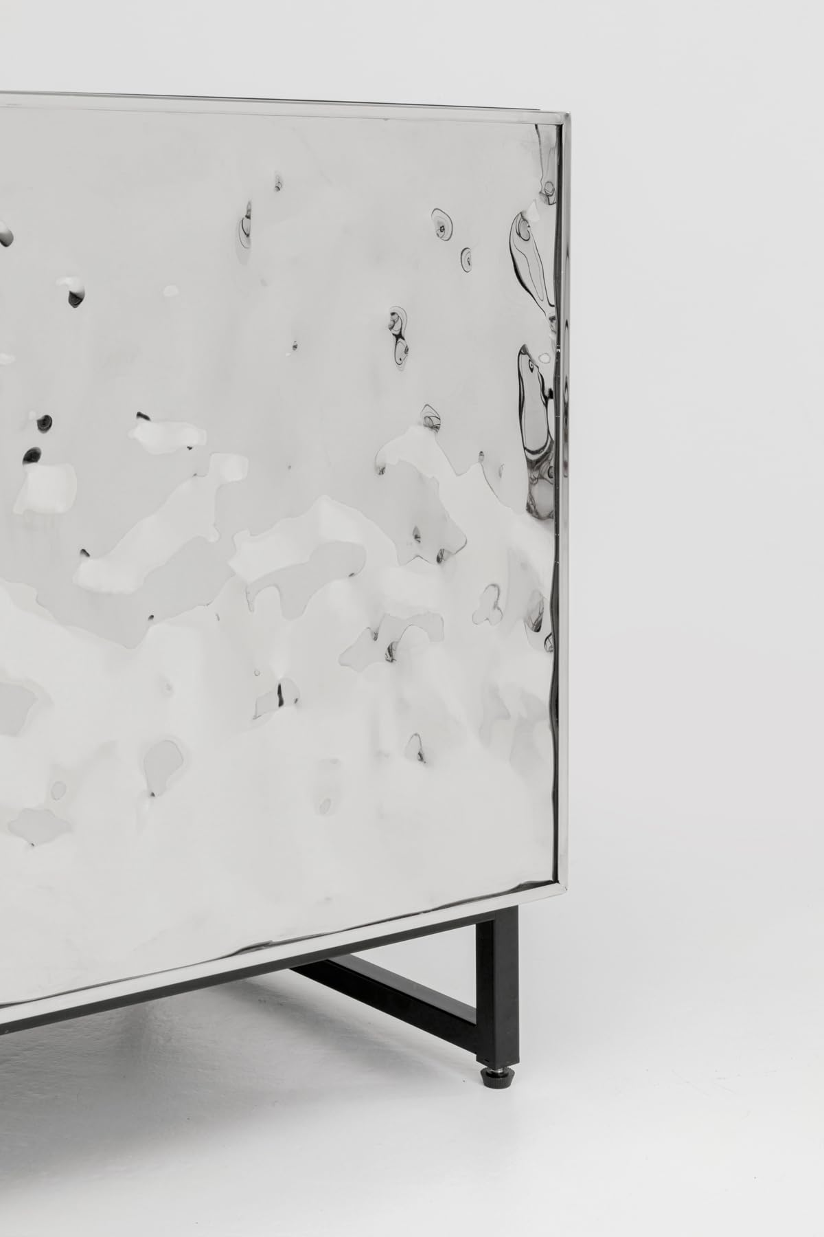 kare-design-carino-kommode-nachttisch-silber-schwarz-chrom-finish-50x40x39-cm-pu image 4
