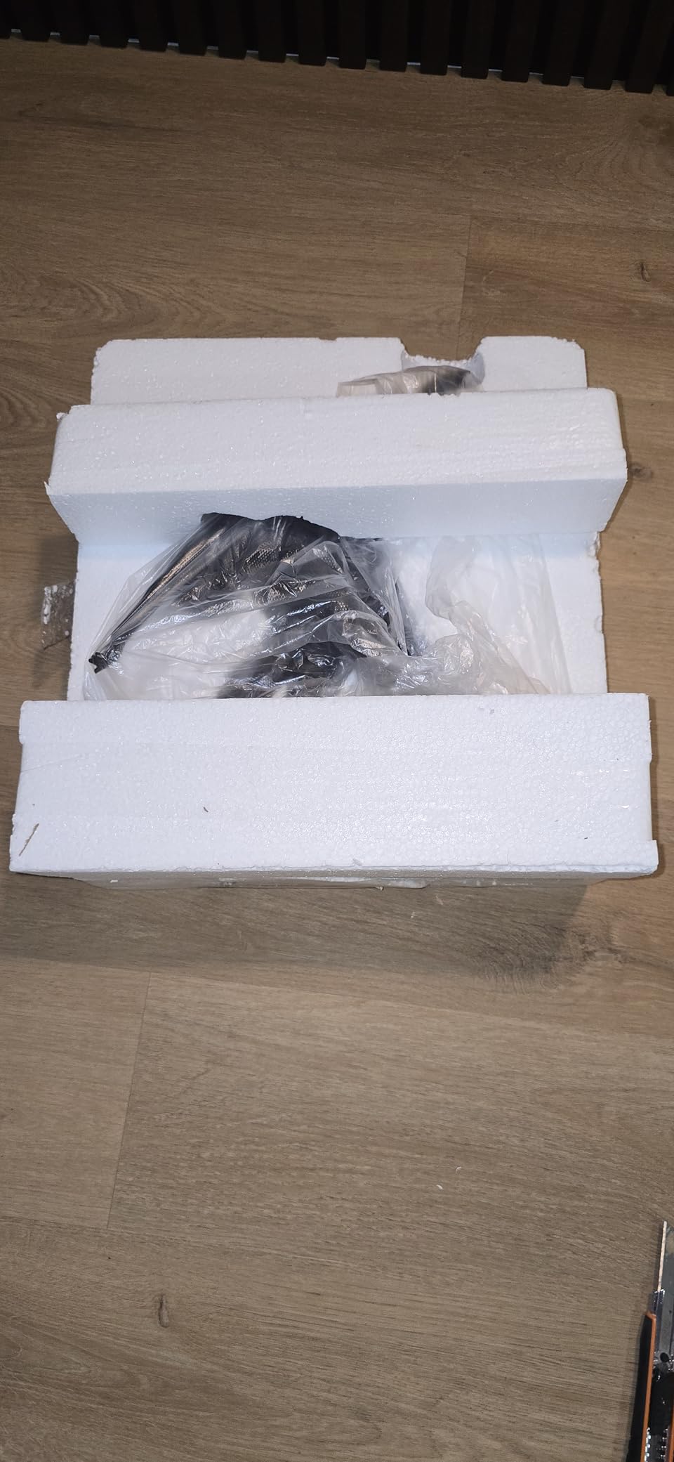 Kleiner Blickfang im Regal
