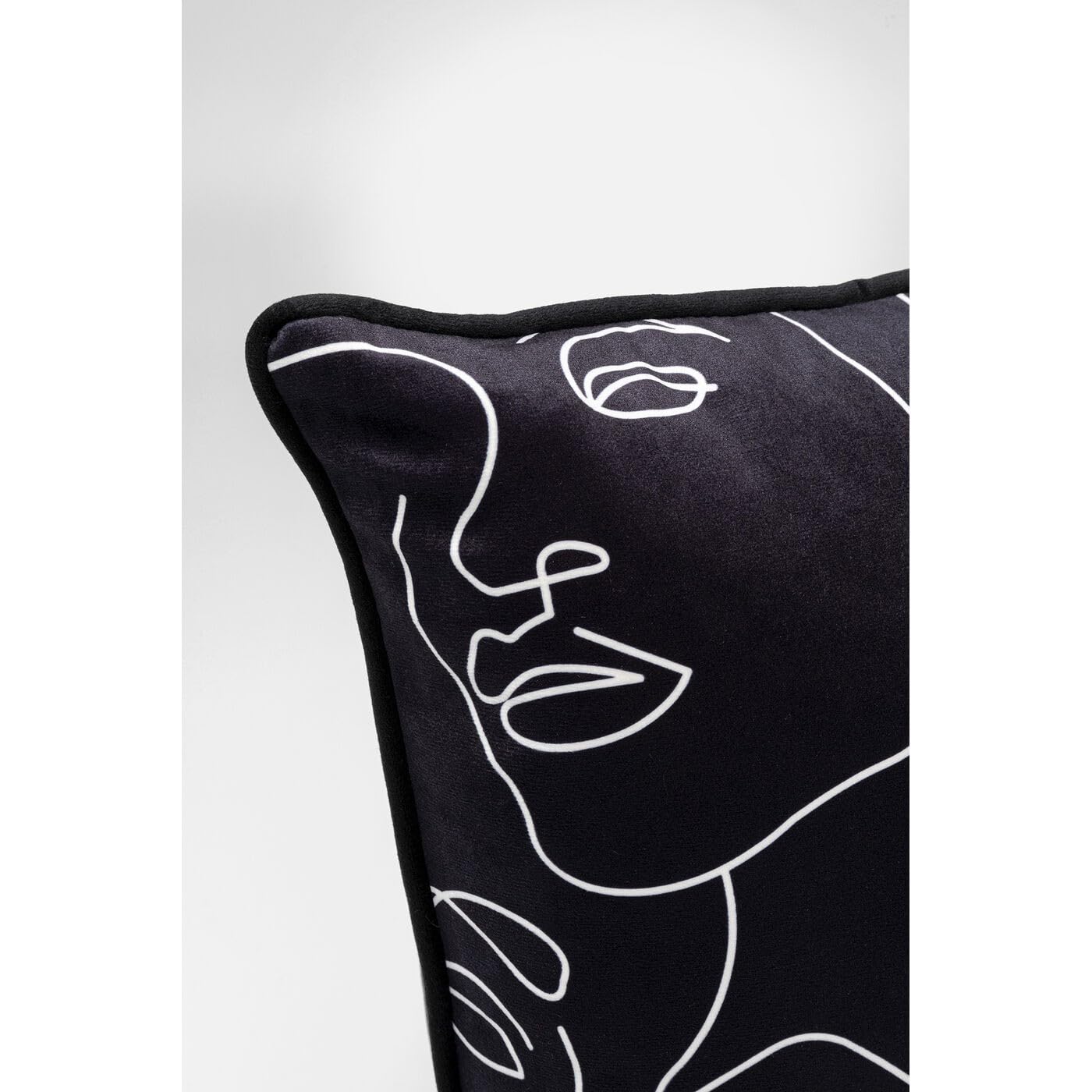kare-design-kissen-faces-45x45-cm-schwarz-mit-rei-verschluss image 5