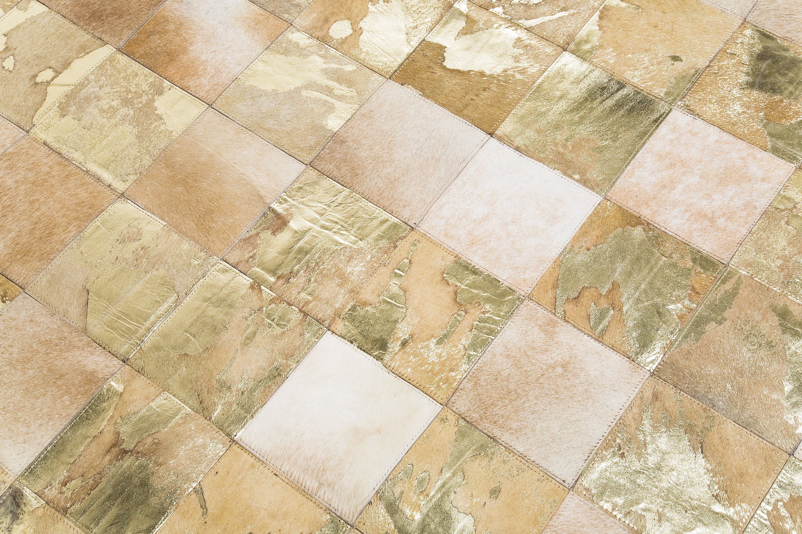kare-design-teppich-vegas-fur-patchwork-240x170-cm-beige-braun-gold image 3