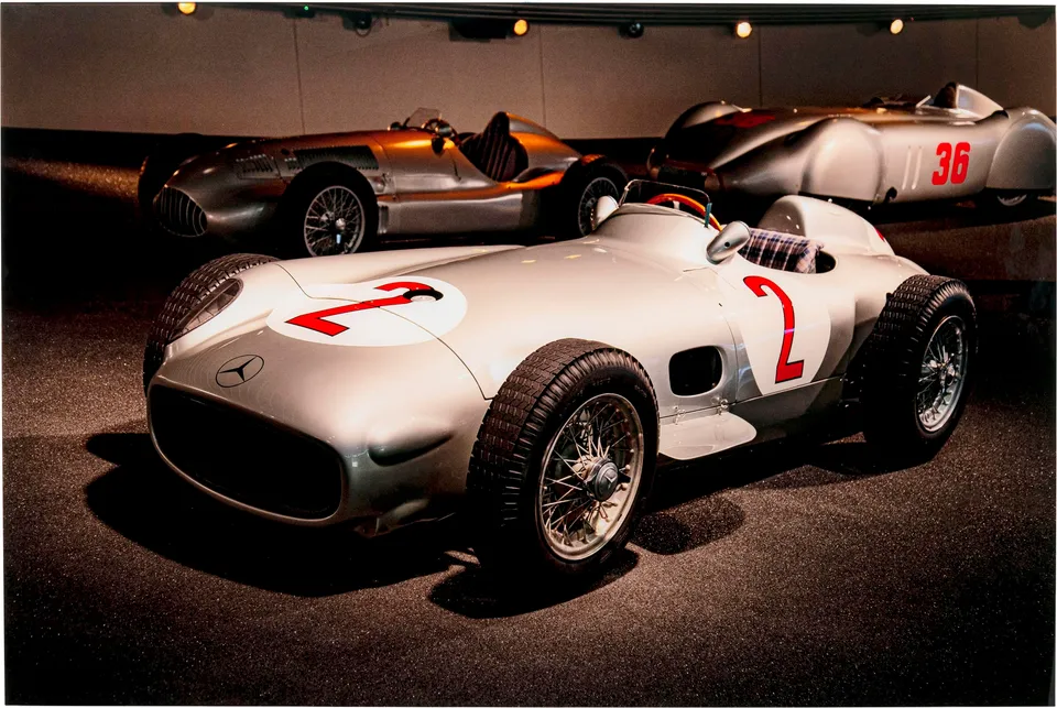 kare-design-glasbild-automotiv-race-mehrfarbig-120x80-cm-esg-glas-auto-motiv image 1