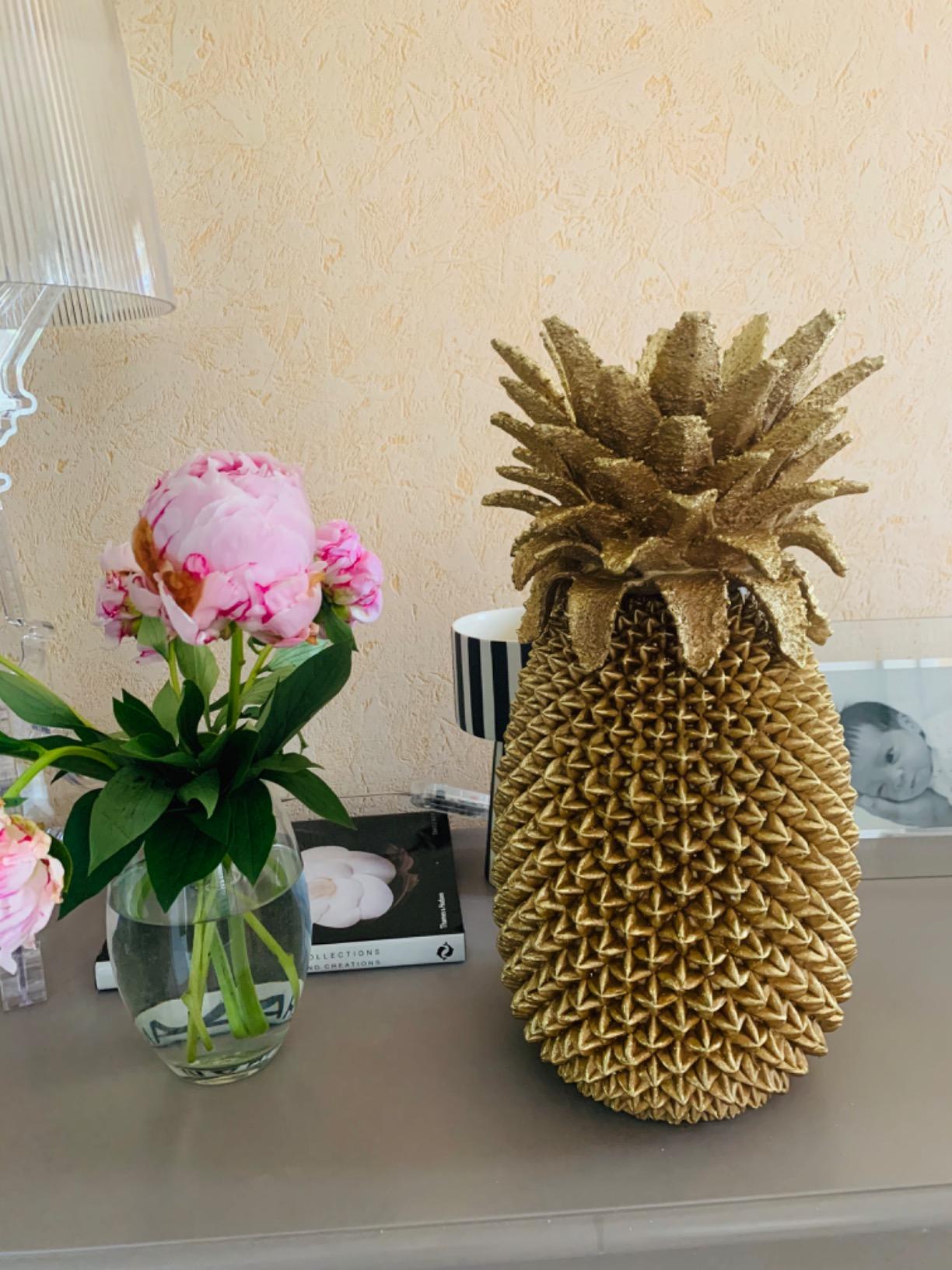 Goldene Ananas als Statement