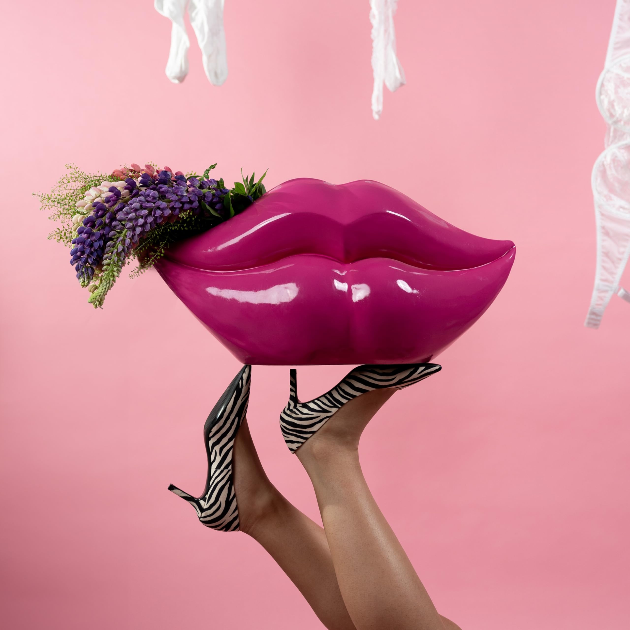 kare-design-vase-lips-pink-28x56x27cm-polyresin-handbemalt image 2