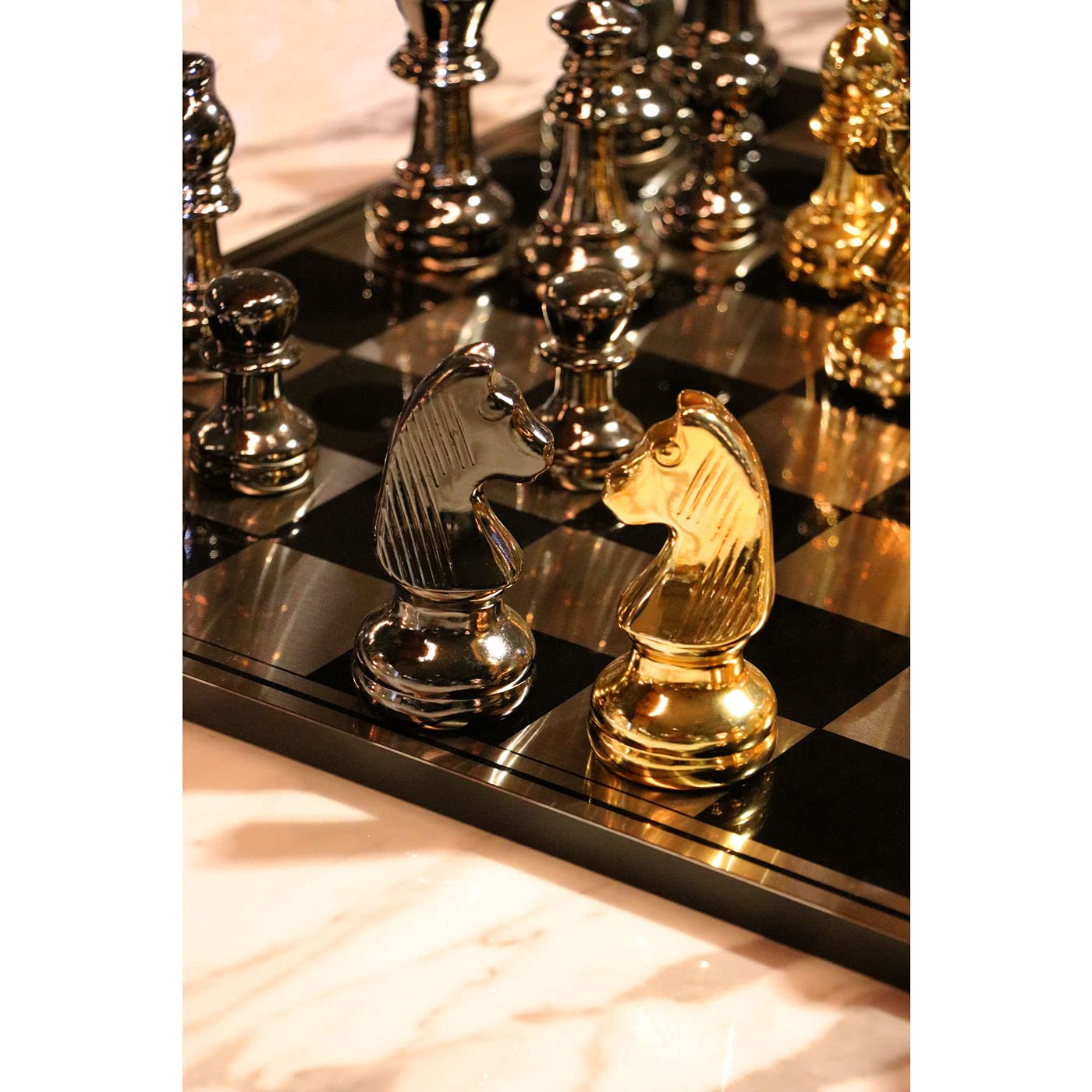 kare-design-dekoobjekt-chess-silber-gold-60x60-cm-schachbrett-xl-mit-figuren image 4