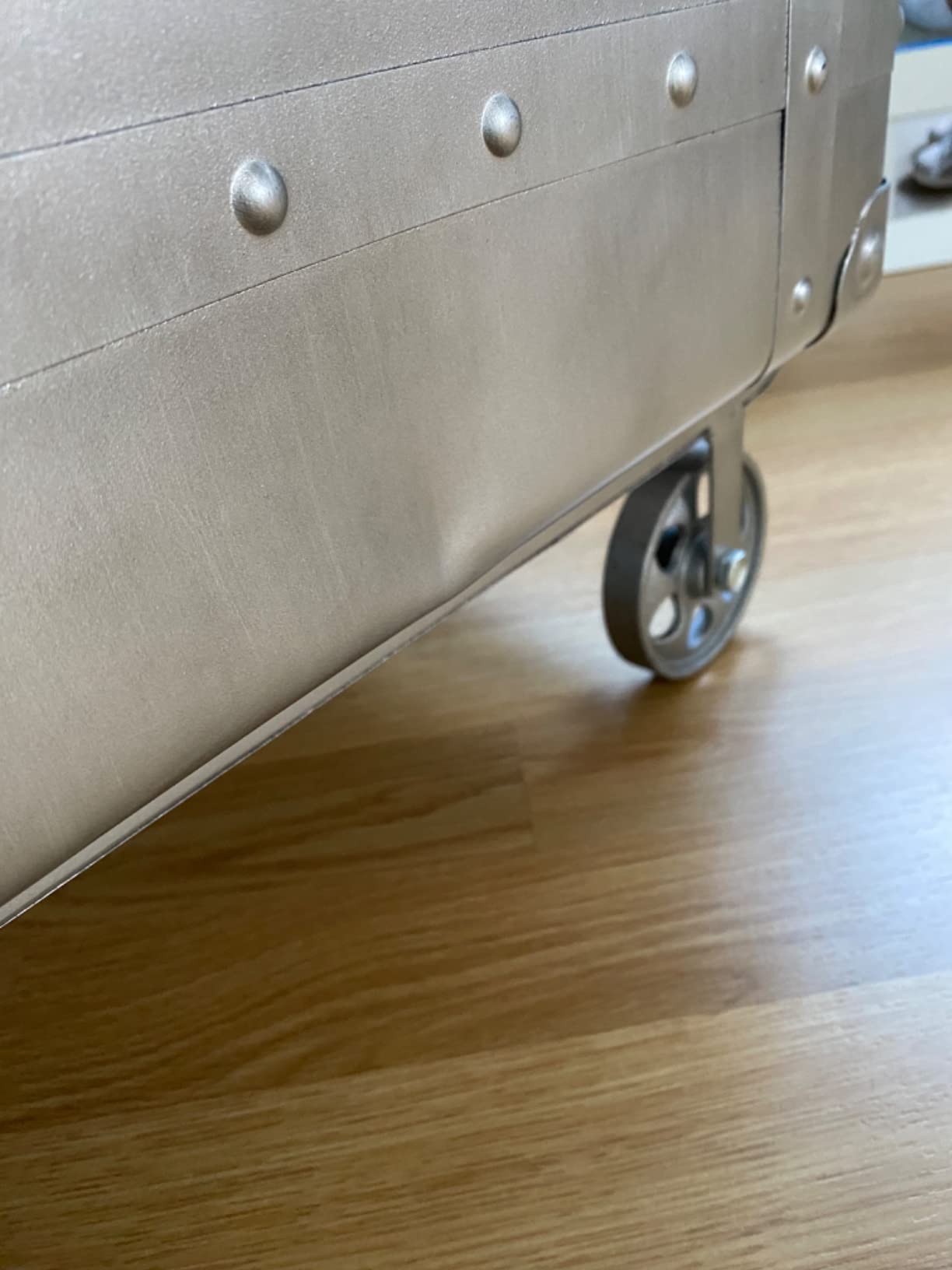 Industrial Traum in Silber