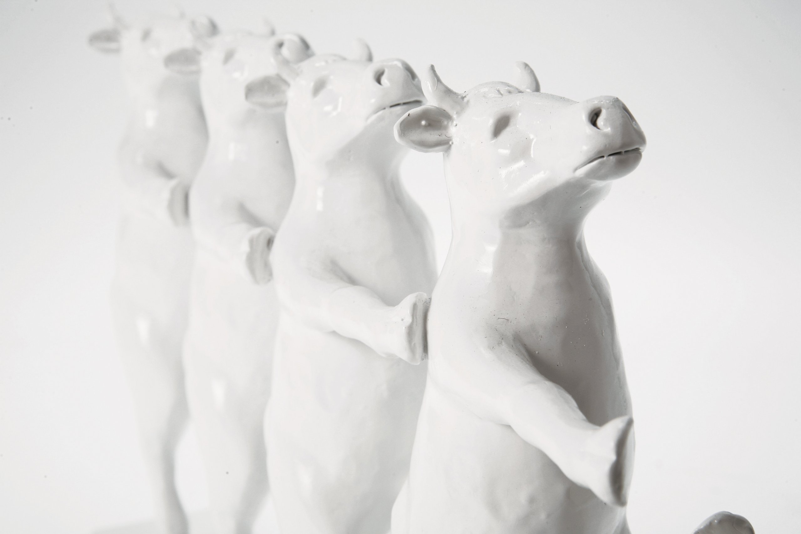 kare-design-deko-figur-dancing-cows-kuh-deko-wei-23x40x7-cm image 3