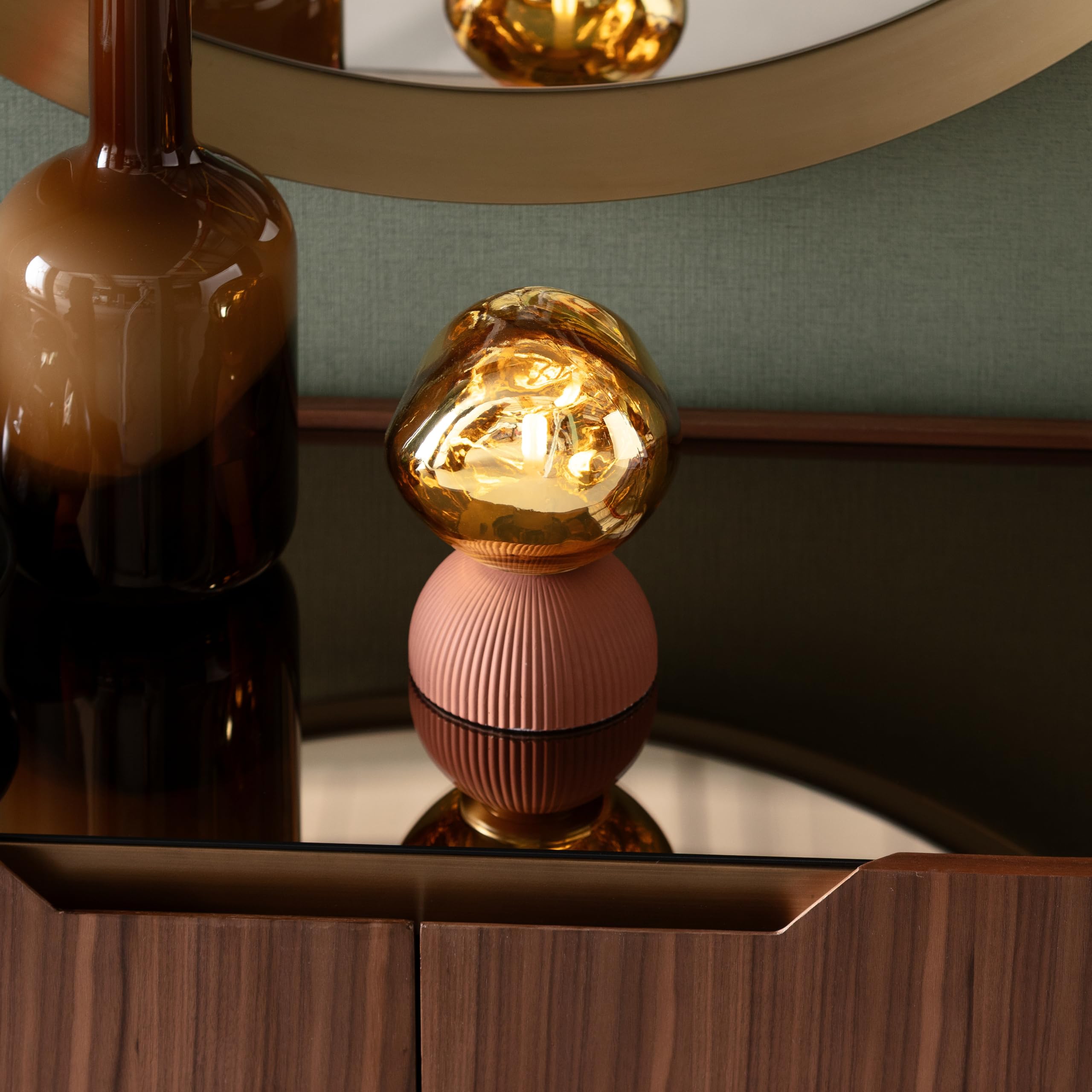 kare-design-magic-ball-tischleuchte-gold-mit-gips-sockel-und-glas-kugel-g9 image 2