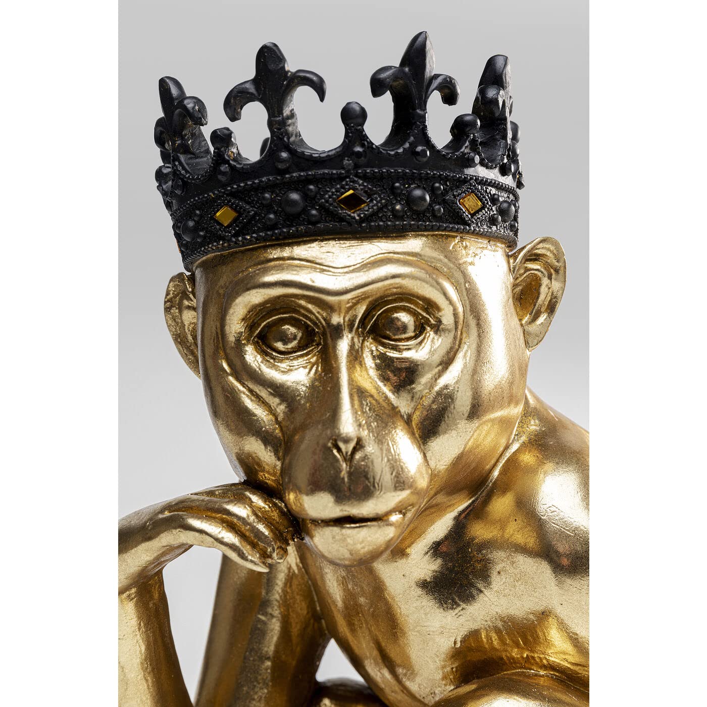 kare-design-deko-figur-king-lui-gold-affe-tierfigur-35-cm-polyresin-gold-schwarz image 4