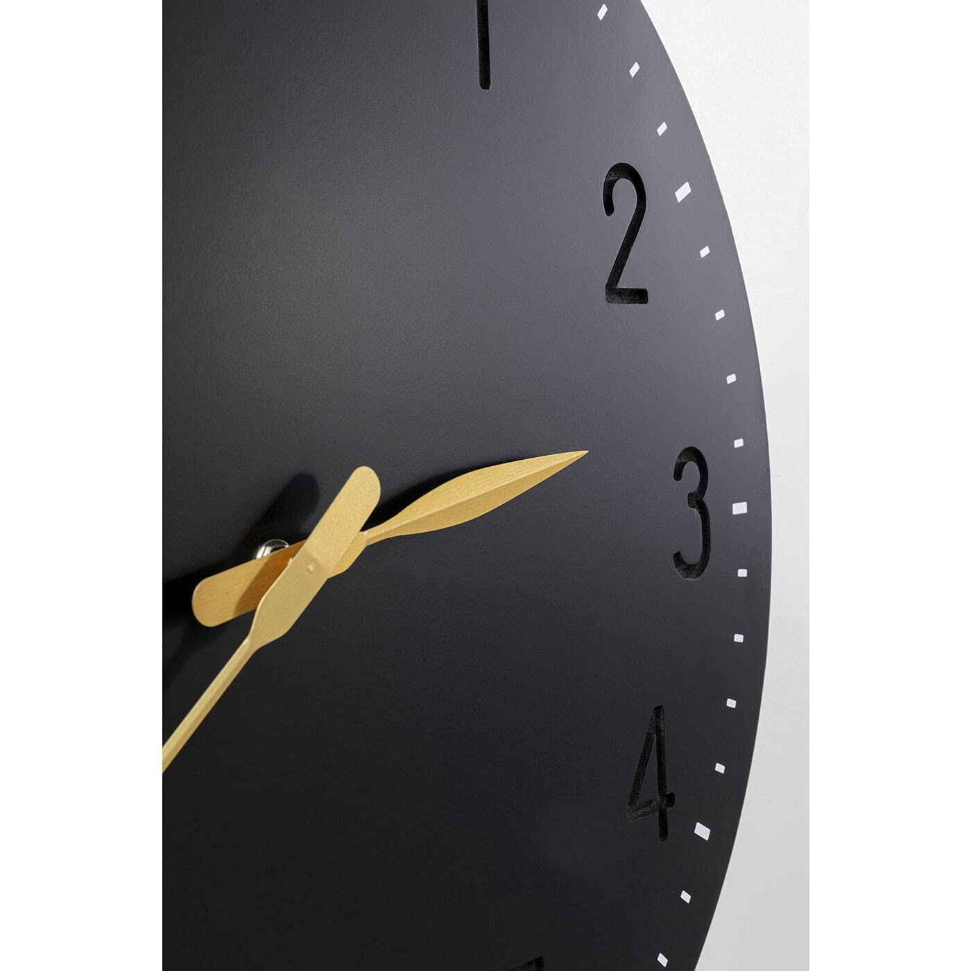 kare-design-wanduhr-mailo-50cm-schwarz-mit-goldfarbenen-zeigern image 6