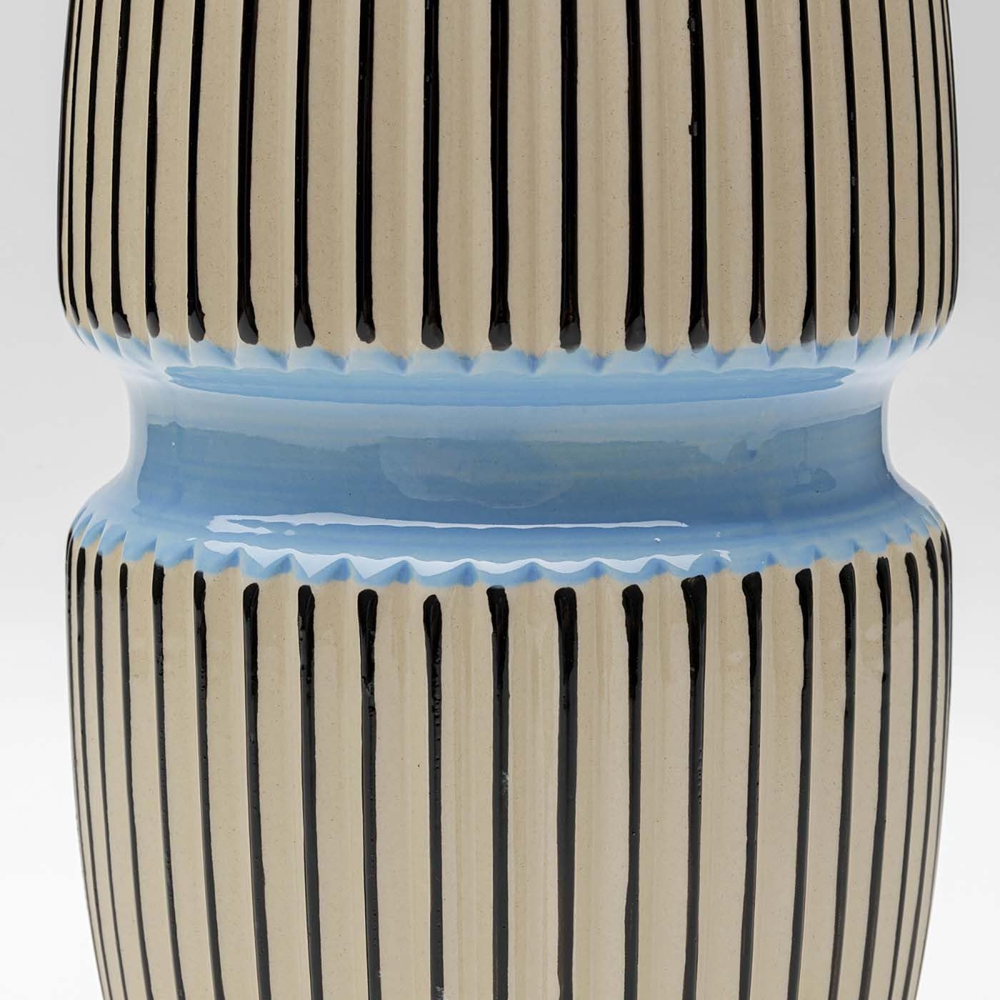 kare-design-vase-calabria-blau-porzellan-handgearbeitet-31-cm image 5