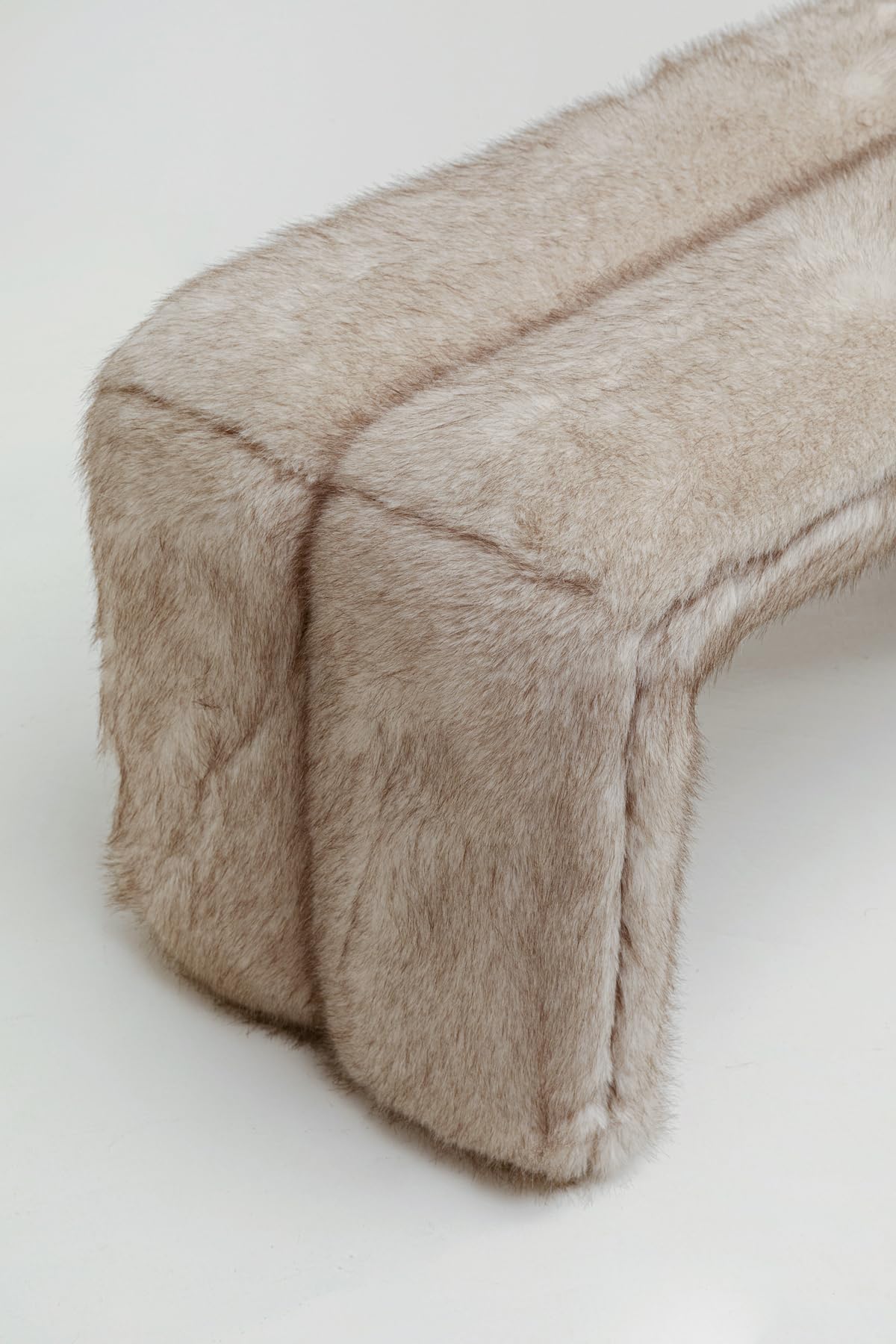 kare-design-lilja-soft-bank-beige-schmale-polsterbank-kunstfell-sitzh-he-42-cm-1 image 3