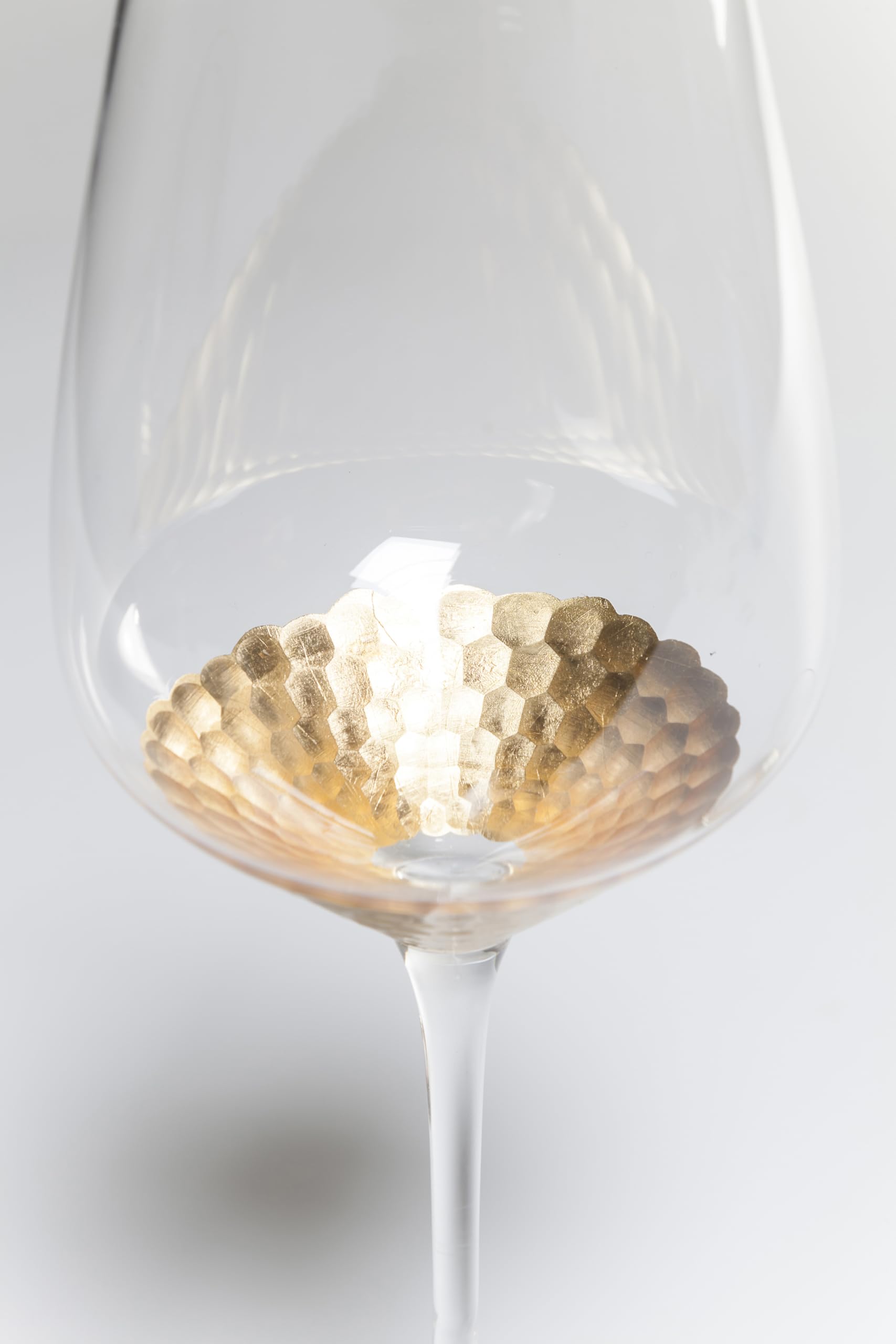 kare-design-sektglas-gobi-sektglas-set-6-teilig-gold-250-ml-mit-wabenmuster image 4