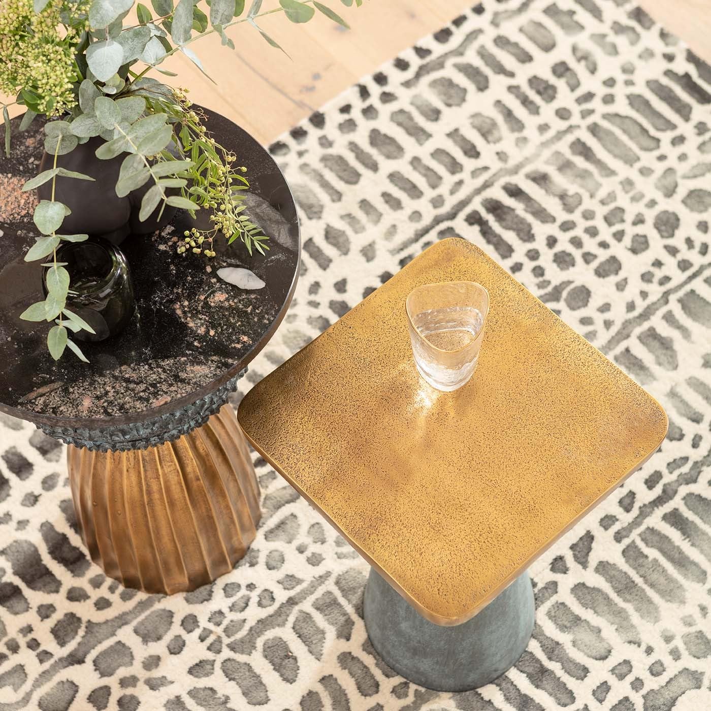 kare-design-masha-beistelltisch-marmor-gold-62x43x43-cm image 5