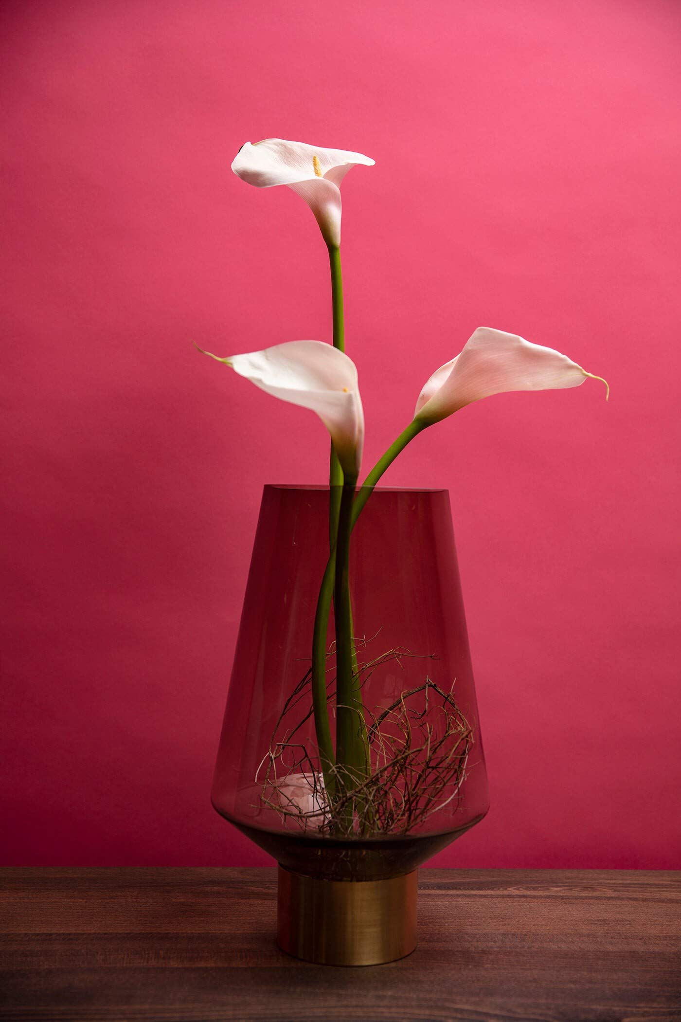 kare-design-vase-noble-braun-mundgeblasene-glasvase-40-cm-mit-messingsockel image 2