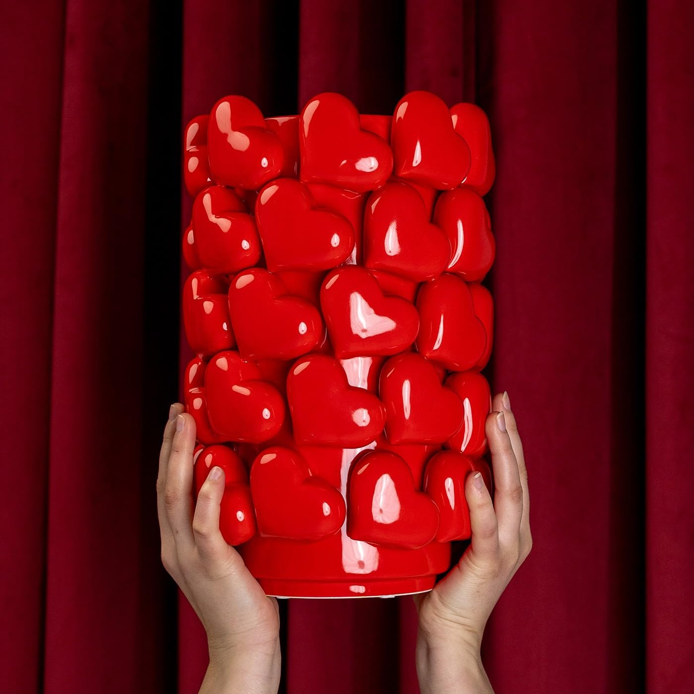 kare-design-vase-hearts-rot-porzellan-vase-33x21-cm-herzdesign image 4