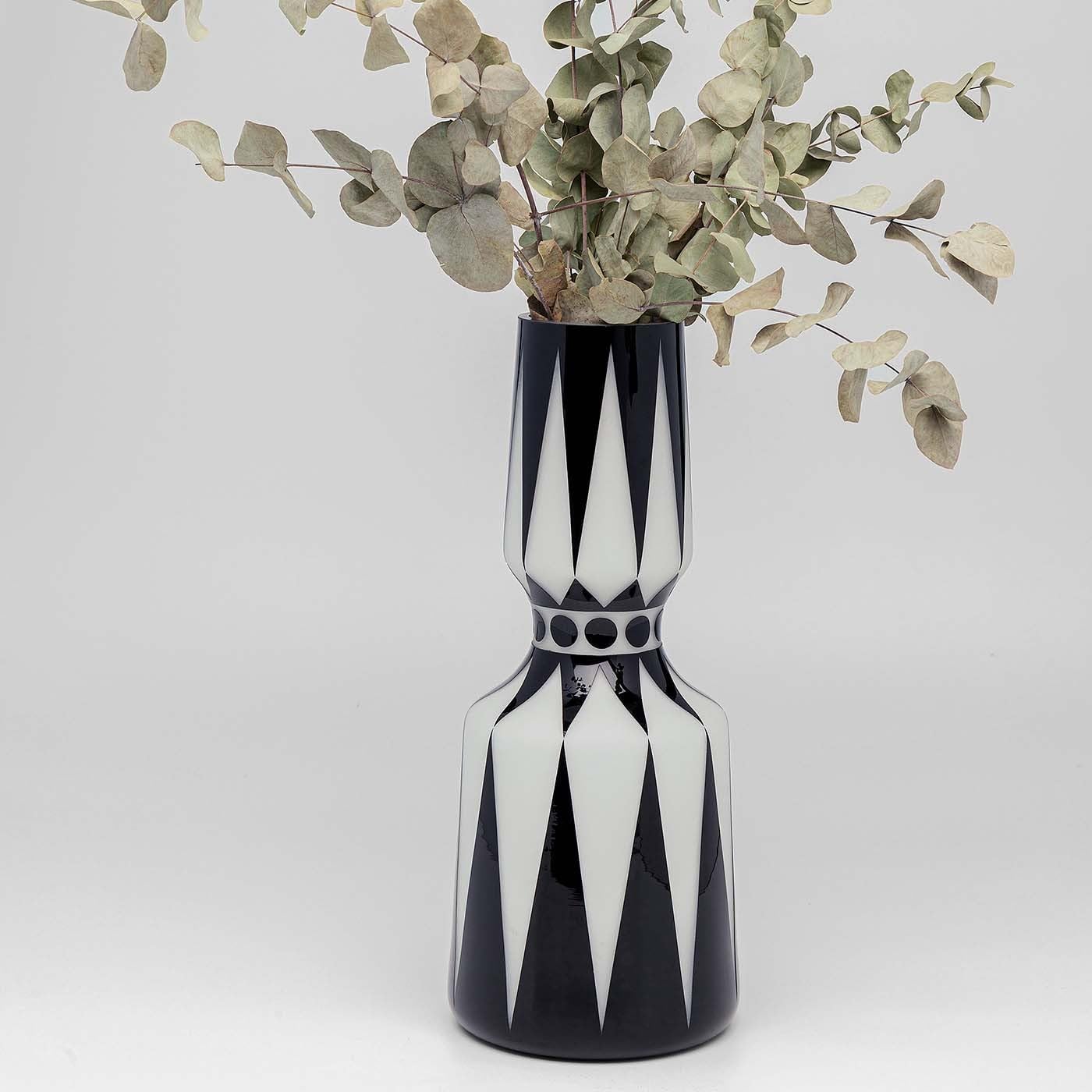 kare-design-vase-brillar-blumenvase-44-cm-schwarz-wei-glas image 6
