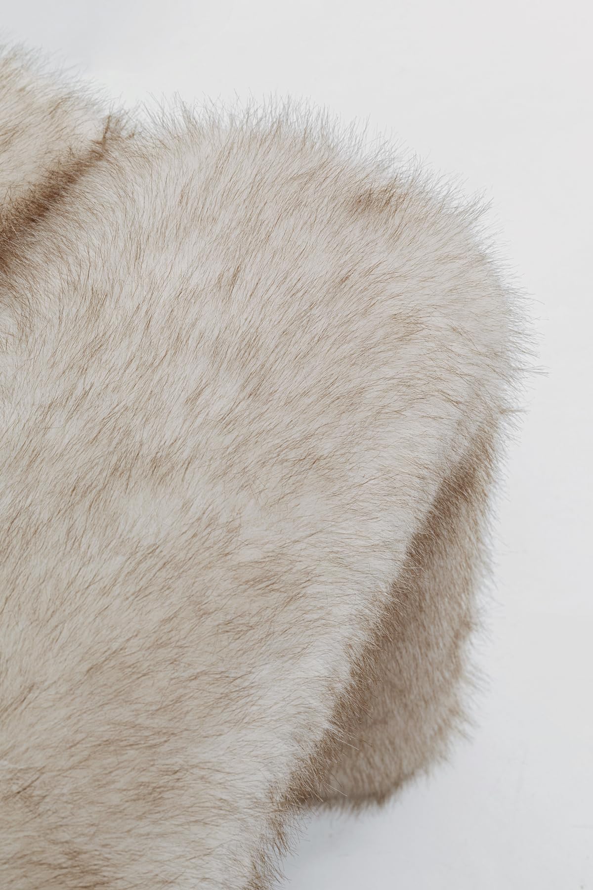 kare-design-lilja-soft-bank-beige-schmale-polsterbank-kunstfell-sitzh-he-42-cm-1 image 4