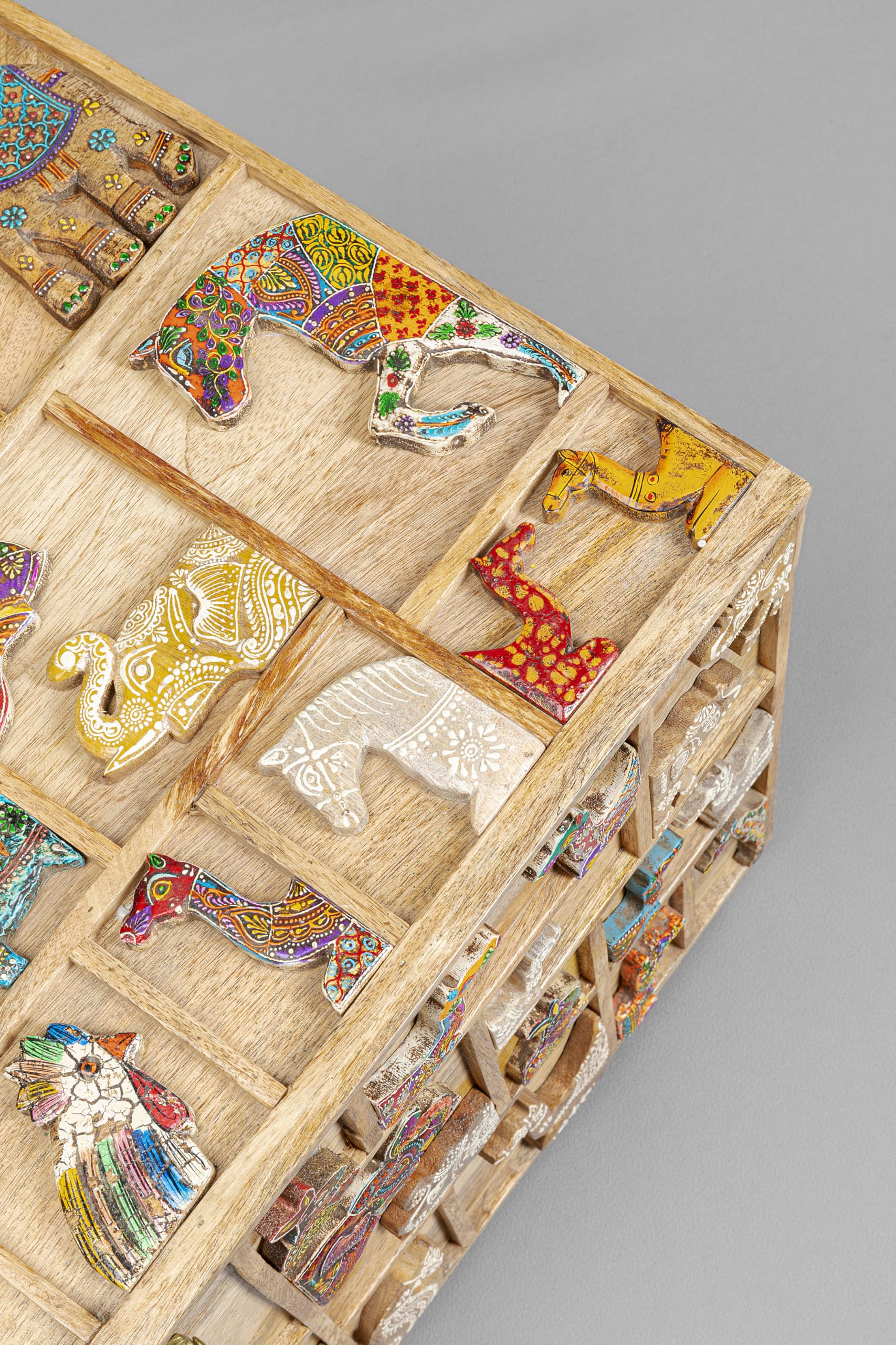 kare-design-truhe-zoo-81x47x42-cm-aufbewahrungstruhe-mango-massivholz-tiermotive image 7